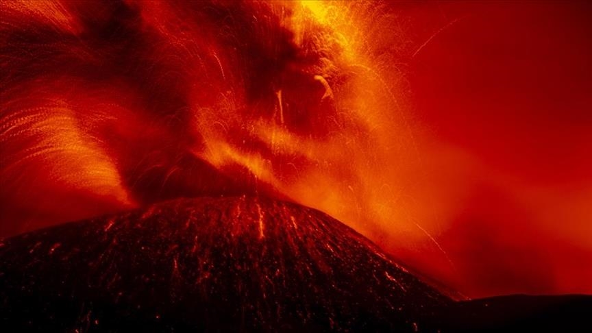 Italija: Etna ponovo izbacila pepeo i lavu