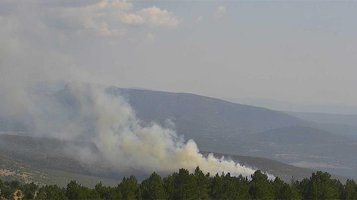 Hrvatska: Požar na otvorenom prostoru na područje Knina pod nadzorom vatrogasaca