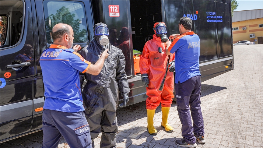 AFAD timi kavurucu sıcakta da eğitimlerle zorlu görevlere hazırlanıyor