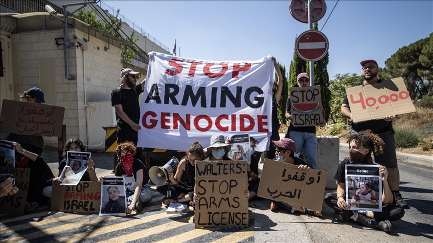UK Foreign Office official resigns in protest of continuing arms sales to Israel UK Foreign Office official resigns in protest of continuing arms sales to Israel