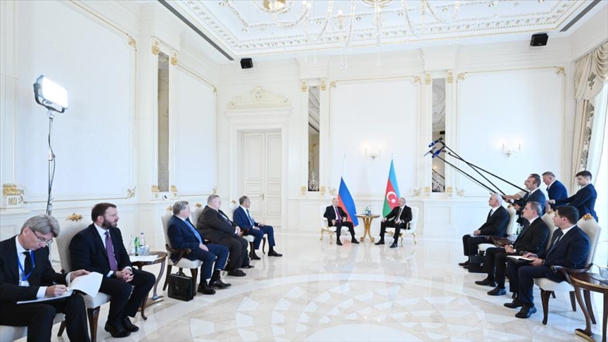 Путин выразил готовность РФ посодействовать подписанию мирного договора между Баку и Ереваном