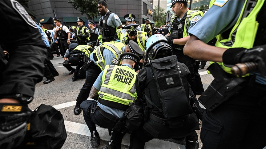 Chicago: Intervention de la police lors d'une manifestation propalestinienne au deuxième jour de la convention démocrate