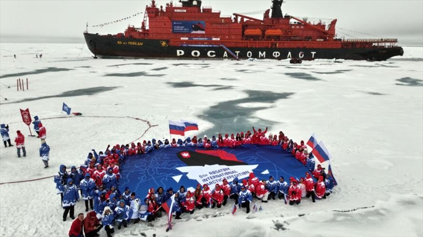 Пятая научно-просветительская экспедиция «Росатома» достигла Северного полюса