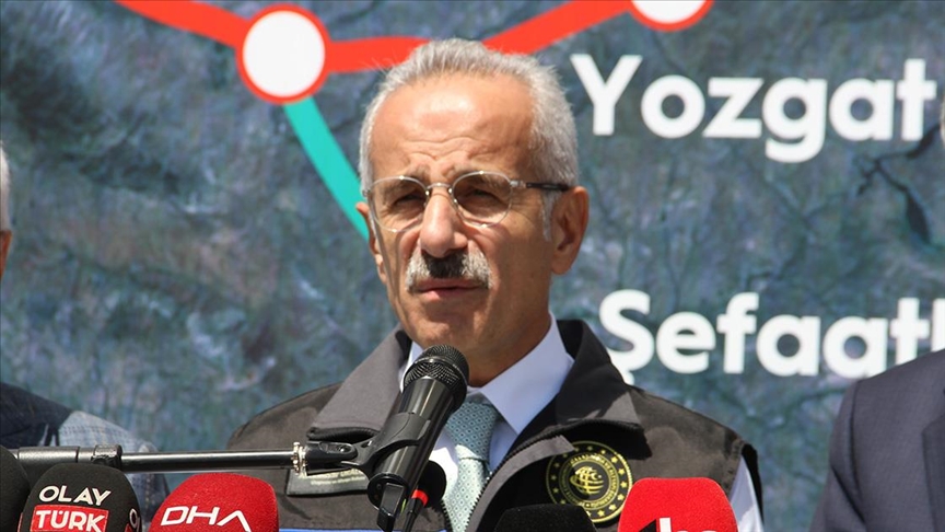 Bakan Uraloğlu: Ankara-Yerköy-Kayseri Hızlı Tren Hattı projemizi 2028 yılının ilk yarısında bitirmeyi hedefliyoruz