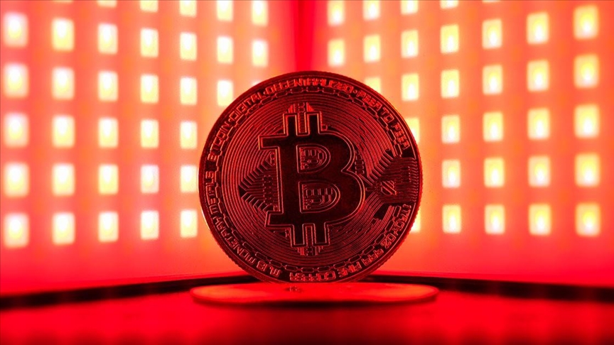 Bitcoin climbs to nearly ,000 as Fed chair signals interest rate cut