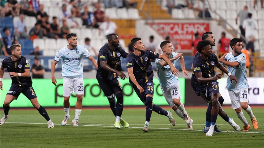 Kasımpaşa ile Adana Demirspor berabere kaldı