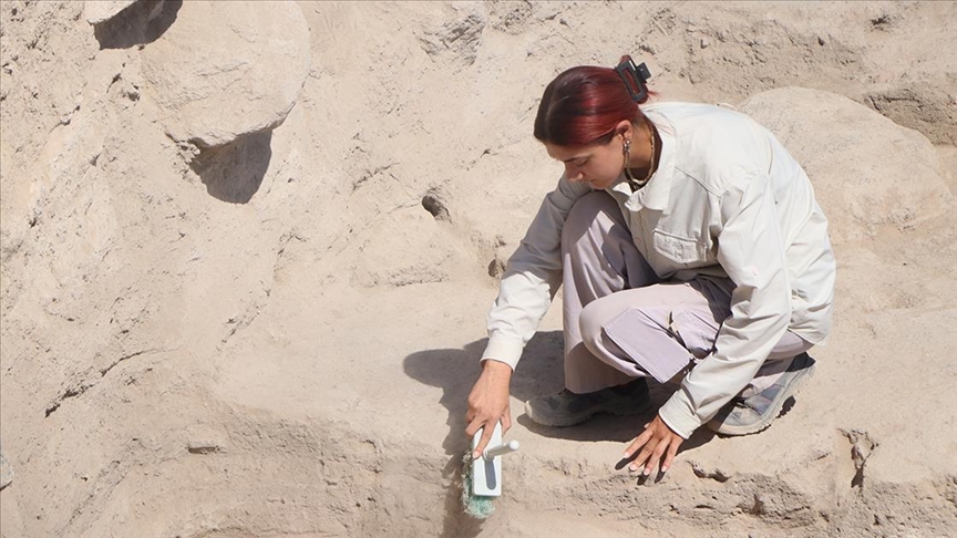 Kınık Höyük'te Orta Bronz Çağı'na ait sur kalıntıları ve yerleşim yeri bulundu