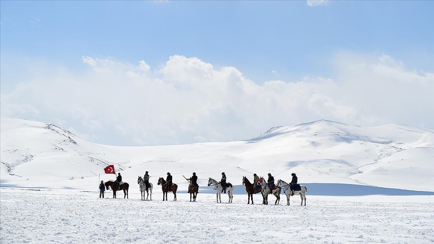 Recep Çavdar'ın "Zemberek" filmi İspanya'dan iki ödülle döndü