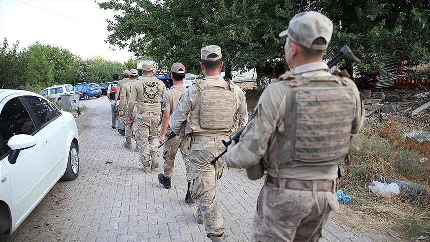 Diyarbakır'da kaybolan 8 yaşındaki Narin'in, gözaltına alınan ağabeyi İstanbul'a gönderildi 