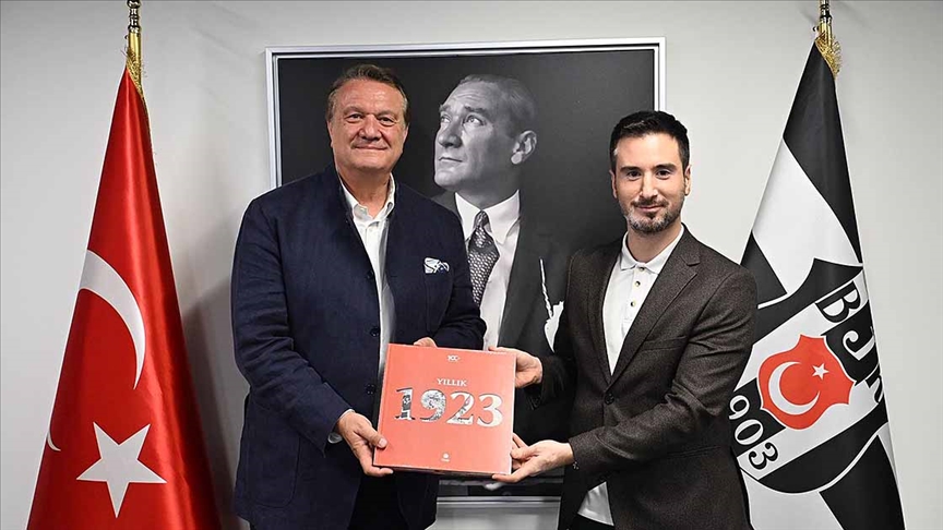 Anadolu Ajansından Beşiktaş Kulübü Başkanı Hasan Arat'a ziyaret