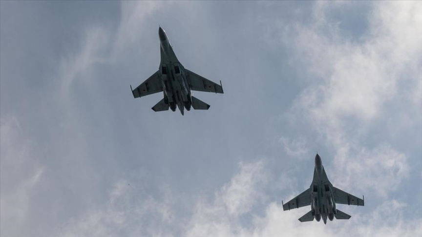 Ukrayna bir F-16 savaş uçağının düştüğünü doğruladı