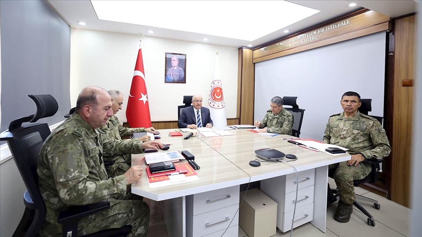 Bakan Güler, 2'nci Ordu Komutanlığına bağlı birliklerle video telekonferans toplantısı gerçekleştirdi