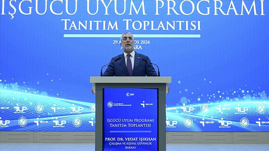 Bakan Işıkhan: İşgücü Uyum Programı ile vatandaşların üretken yaşama geçmelerini kolaylaştırmayı hedefliyoruz