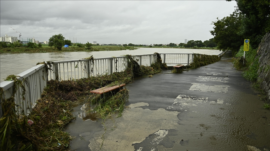Typhoon Shanshan lashes western Japan with heavy rain, wind
