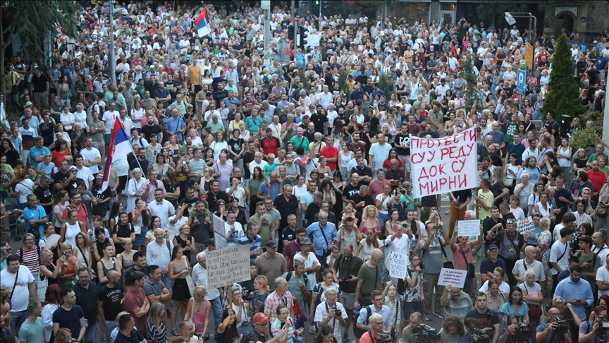 Završen protest "Eko straže" ispred RTS-a u Beogradu: Okupili se zbog privođenja aktivista i stanja u ekologiji