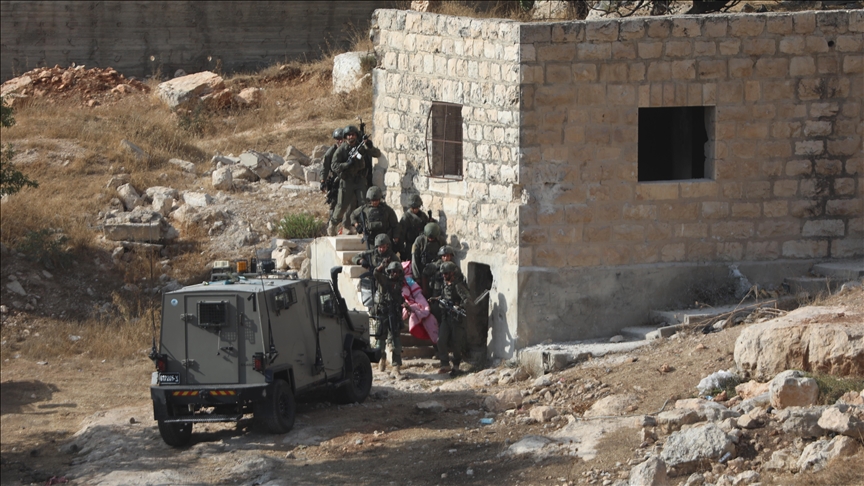 Illegal Israeli settlers assault Palestinian family in West Bank