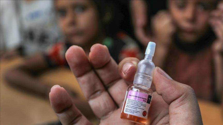 El Ministerio de Salud de Gaza vacuna a más de 72.000 niños contra la polio en primer día de campaña