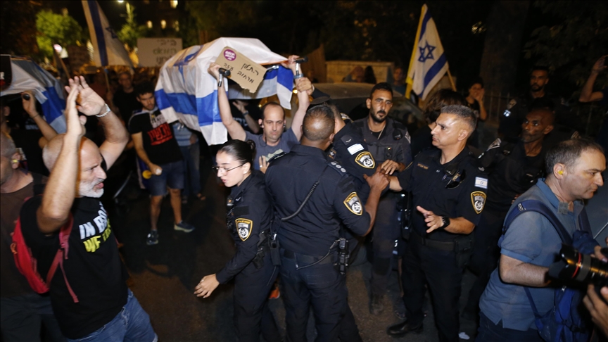 Violent clashes between Israeli police, protesters near Netanyahu’s residence in West Jerusalem