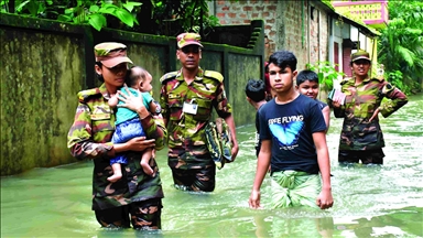 Bangladeş'te sellerde ölenlerin sayısı 67'ye çıktı