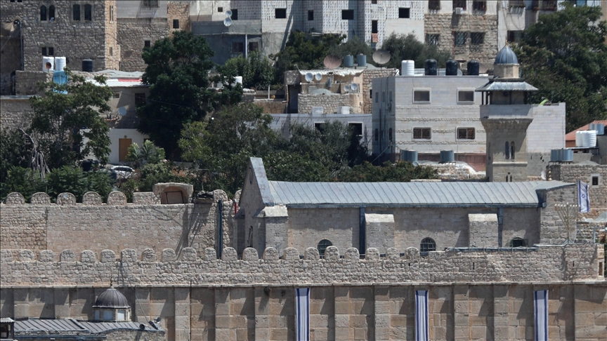 Closed to Palestinian worshippers, thousands of illegal Israeli settlers allowed into Hebron’s Ibrahimi Mosque