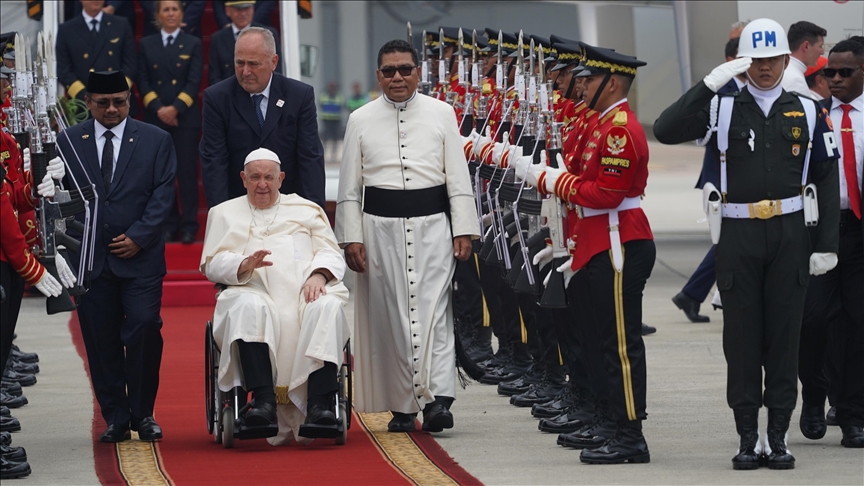 Papa Franciscus, 4 ülkeyi kapsayan Güneydoğu Asya turuna çıktı