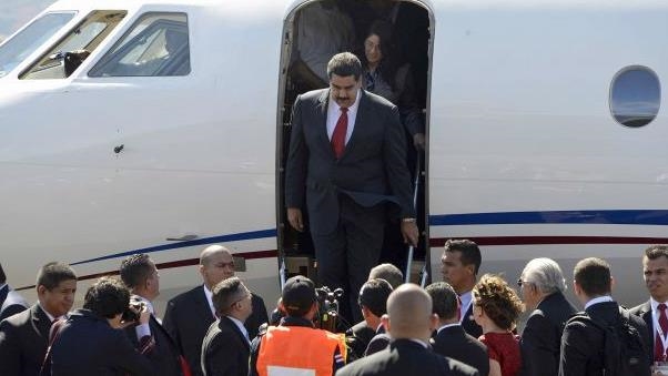  США изъяли самолет президента Венесуэлы Мадуро 