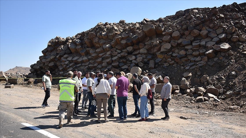 Şanlıurfa'da bazalt sütunların bulunduğu alanda inceleme başlatıldı