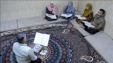 بۆیەکەمجار گەنجێک لە هەولێر قورئان بۆسەر زمانی ئاماژە وەردەگێڕێت