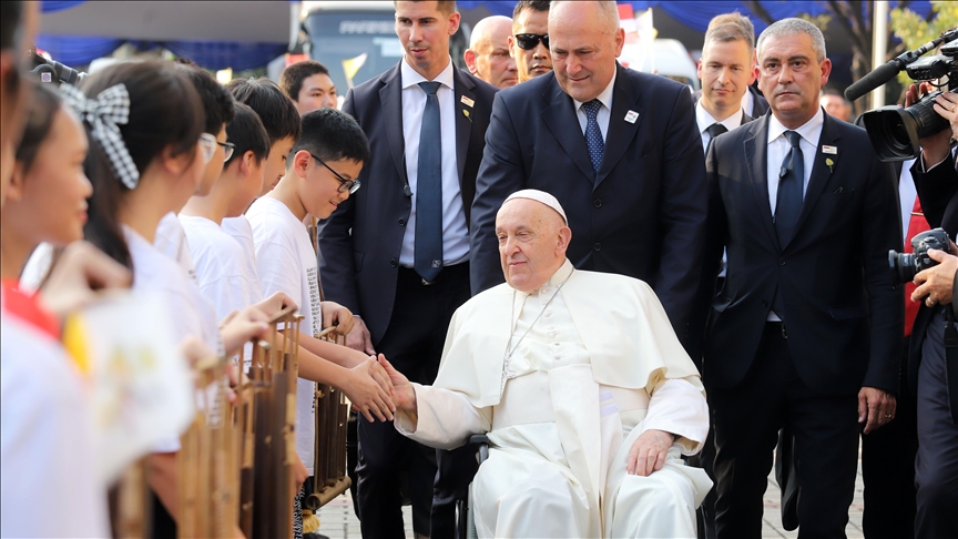 At interfaith dialogue in Indonesia, pope calls for ‘joint response’ to wars, conflicts