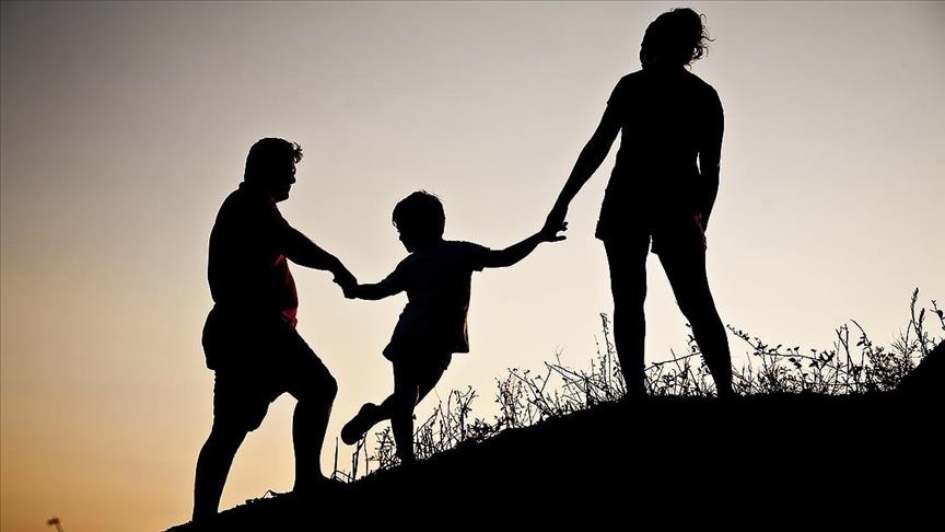 China halts foreign adoptions of its children