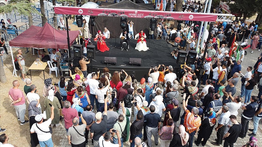 743. Söğüt Ertuğrul Gazi'yi Anma ve Yörük Şenlikleri'nde "Yörük Sahnesi" kuruldu