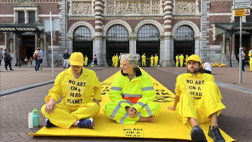 Decenas de manifestantes bloquen la entrada al Rijksmuseum, el museo más grande en Países Bajos