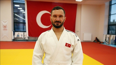 Paris'te para judo kategorisinde Yasin Çimciler yarı finale çıktı