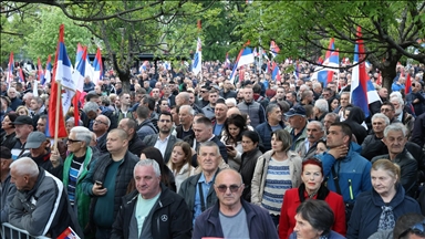 Group of Serbs block roads leading to Kosovo's borders demanding withdrawal of police in north