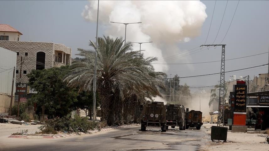 Israeli army raids Tulkarem, Balata camp, clashes erupt in West Bank