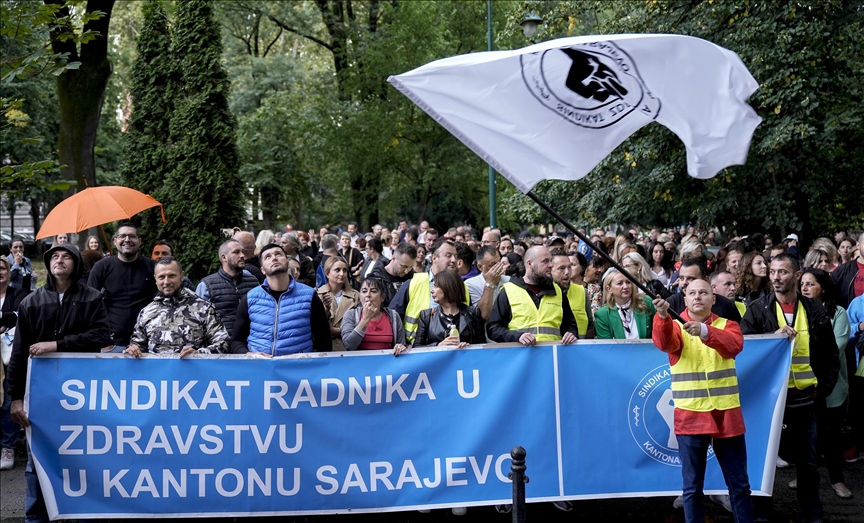 Protest u Sarajevu: Zdravstveni radnici traže povećanje plata