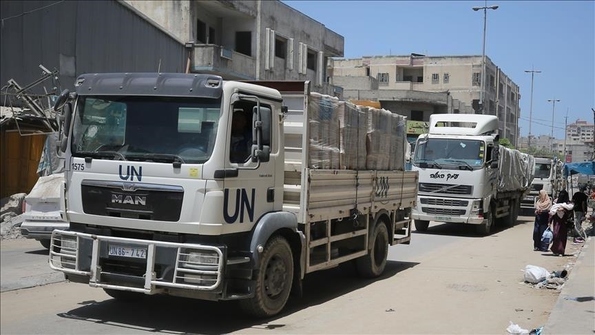 Stafi dhe autokolona e OKB-së ndalohen e më pas lirohen nga forcat izraelite në Gaza