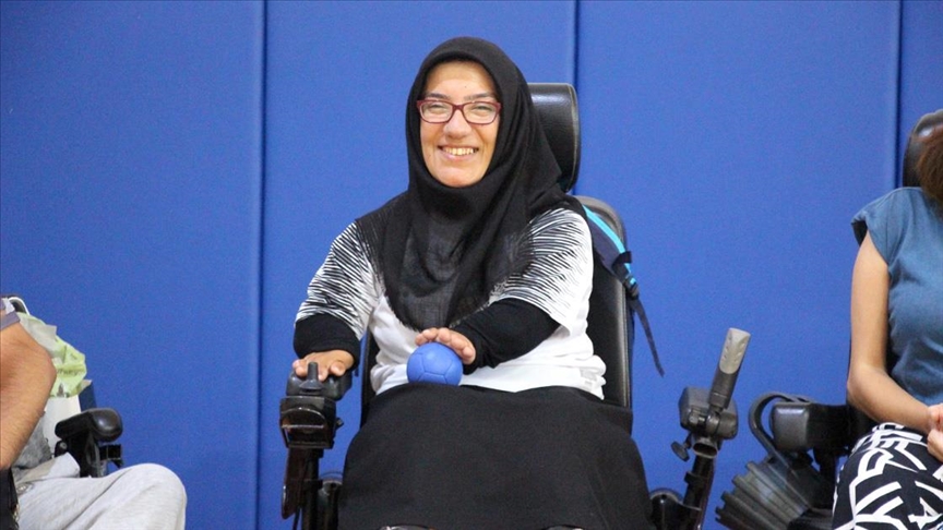 Bedensel engelli Lütfiye, 1 aylık antrenmanla bocciada Türkiye ikincisi oldu