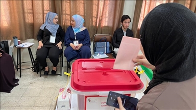 Jordanians cast their votes in parliamentary elections