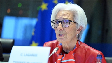 ECB Başkanı Lagarde, Avro Bölgesi’nde ekonomik büyümenin bazı zorluklarla karşı karşıya olduğunu belirtti