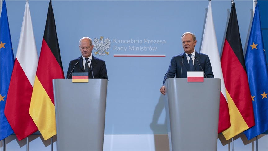 German chancellor, Polish premier discuss land border control decision