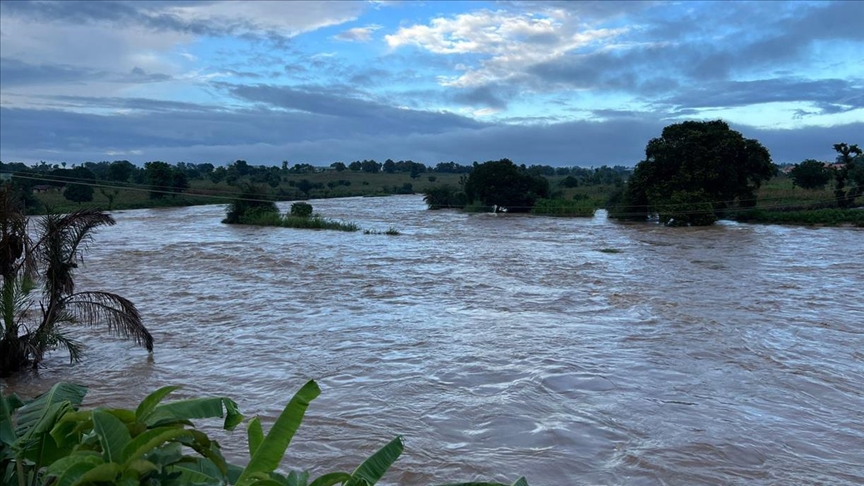Thousands still stranded in areas submerged days after massive flooding in northeast Nigeria Thousands still stranded in areas submerged days after massive flooding in northeast Nigeria