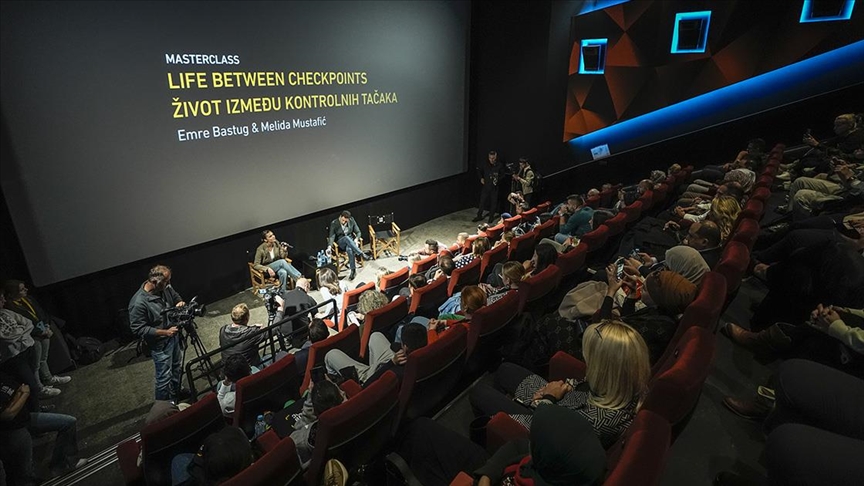 Saraybosna'da TRT Balkan yapımı "Kontrol Noktaları Arasında Hayat" belgeseli izleyiciyle buluştu