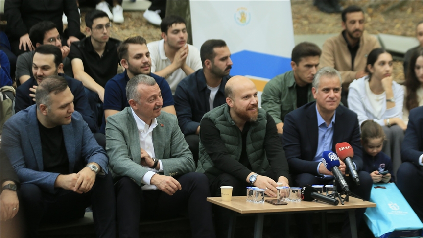 Bilal Erdoğan, Kocaeli'de "İnsan Hakları Eğitim Kampı"nda gençlerle buluştu