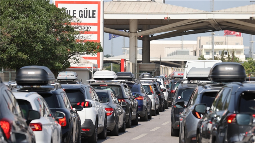 Trakya'daki sınır kapılarından gurbetçi sezonunda 2 milyon 820 bin yolcu girişi oldu