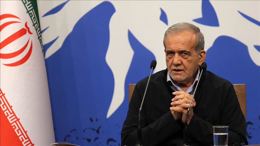 İran Cumhurbaşkanı Pezeşkiyan'dan Türkiye ile dostluk mesajı İran Cumhurbaşkanı Mesud Pezeşkiyan: Türkiye bizim dostumuz ve kardeşimizdir