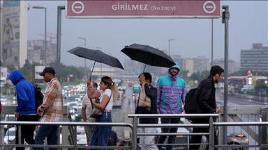 Li Stenbolê di roja ewil a hefteyê da ji ber baranê trafîk zêde bû