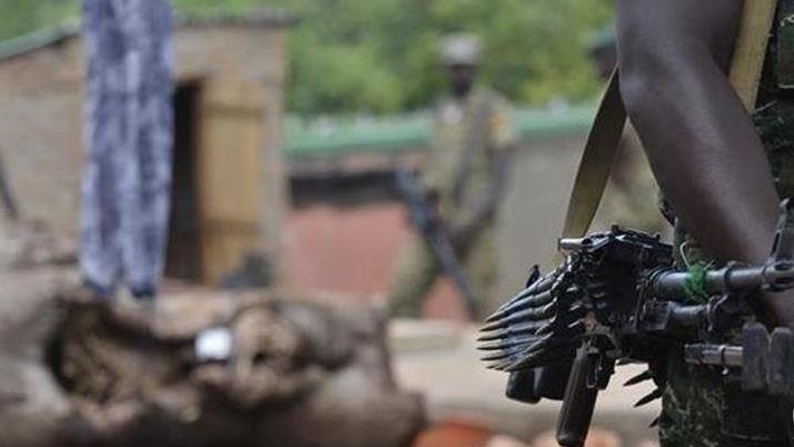 Attaque à Bamako : Un véhicule des assaillants a percuté le mur de l'école de gendarmerie et a forcé l'entrée