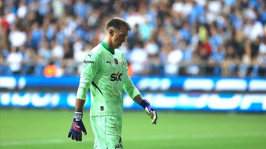 Galatasaray goalkeeper Fernando Muslera suspended for 3 matches in UEFA Europa League