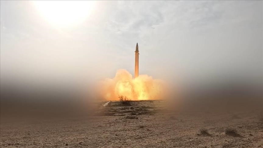Les Houthis diffusent des images du lancement du missile qui a atteint le centre d'Israël dimanche